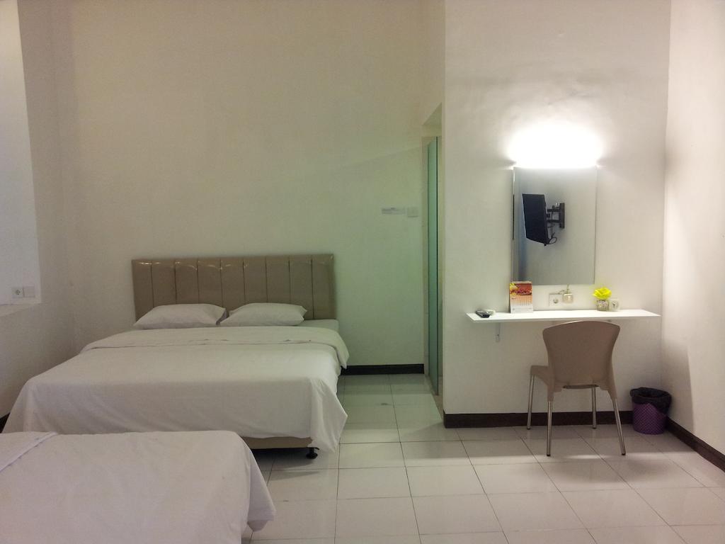 Loxy Inn Surabaya Room photo